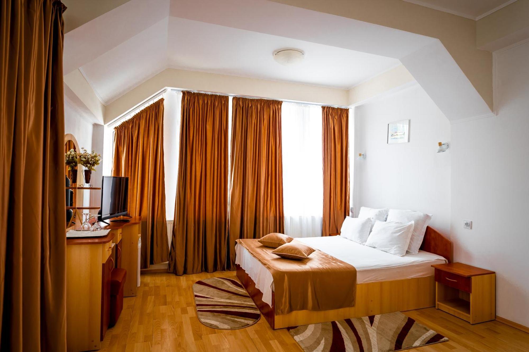 Hotel Sucidava Corabia Экстерьер фото